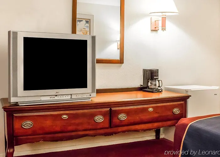 Rodeway I-40 Inn 3*
